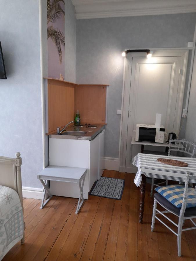 Chambres & Studios Chateau Saint Vincent Bazas Esterno foto